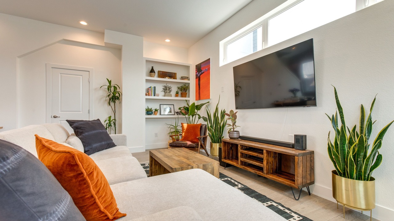 Photo of Livingroom in Jefferson Park
