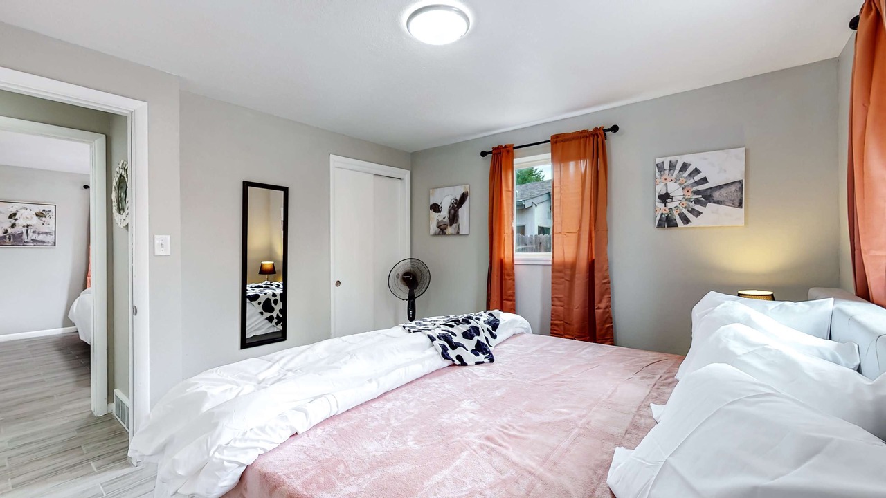 Photo of Bedroom in Arvada Plaza Area