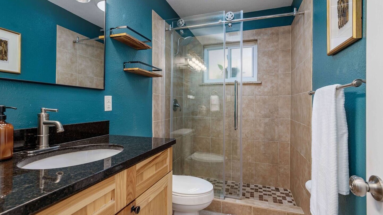 Photo of Bathroom in Dupont