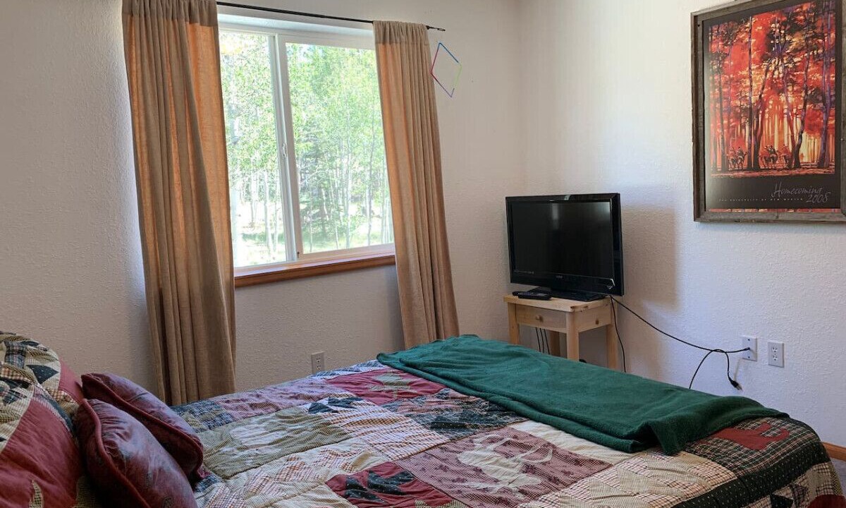 Photo of Bedroom in Indian Mountain