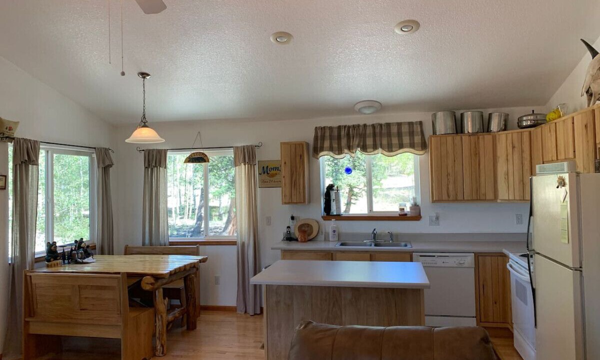 Photo of Kitchen in Indian Mountain