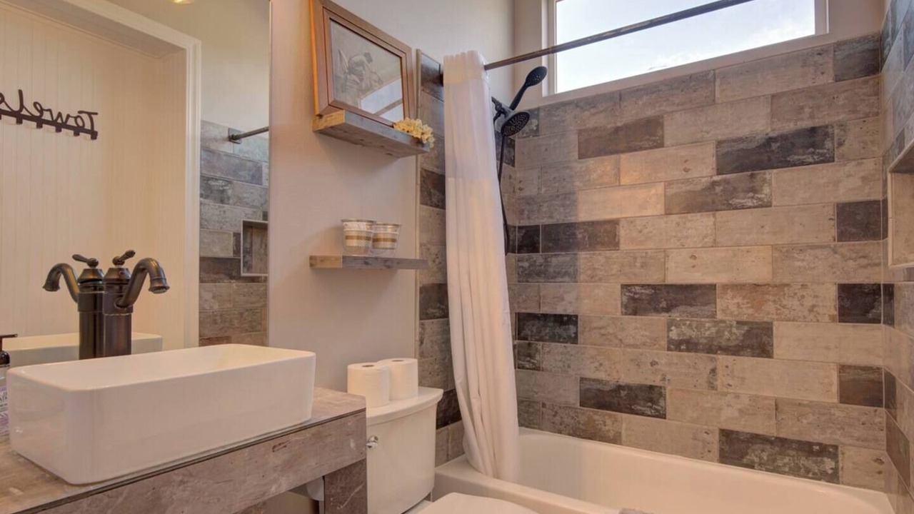 Photo of Bathroom in Monument