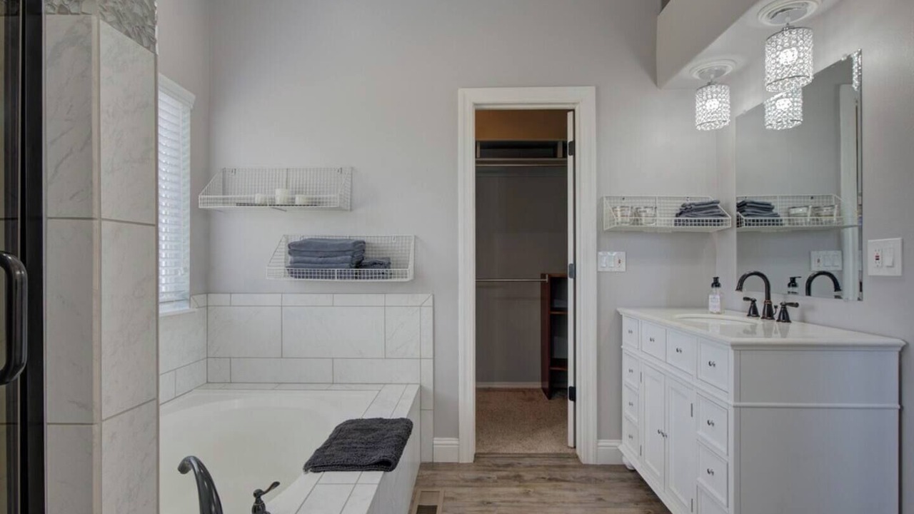 Photo of Bathroom in Monument