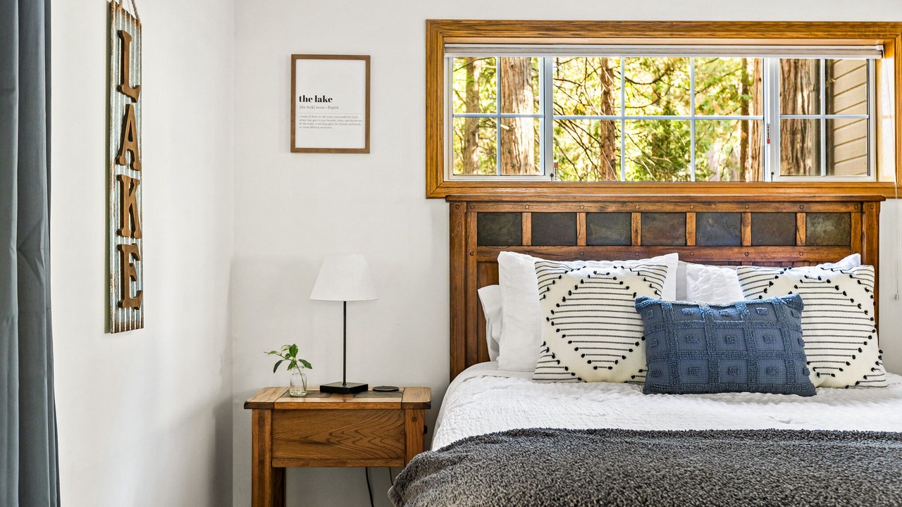 Photo of Bedroom in Lake Arrowhead
