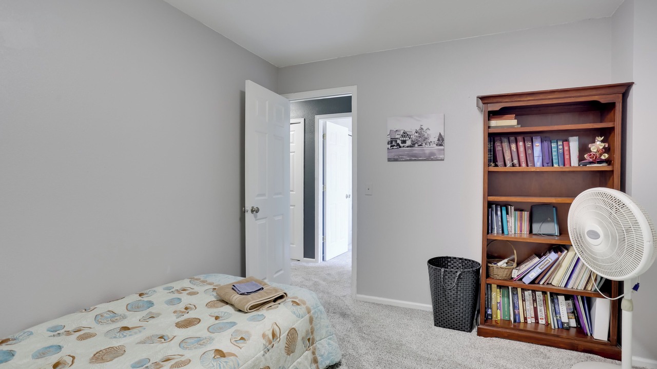 Photo of Bedroom in Columbine