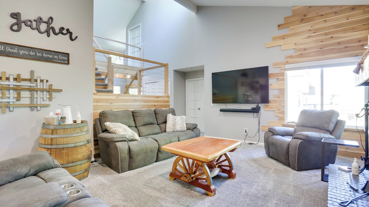 Photo of Livingroom in Columbine