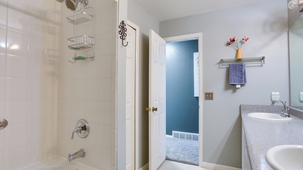Photo of Bathroom in Columbine