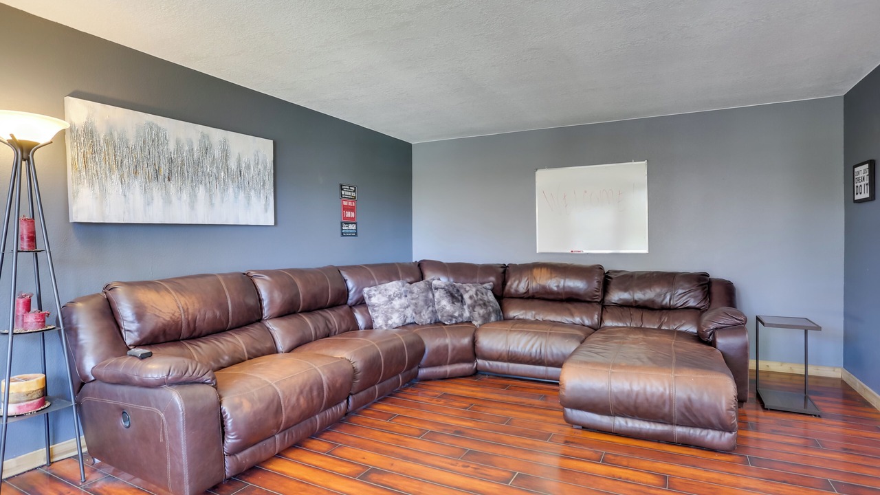 Photo of Livingroom in Columbine