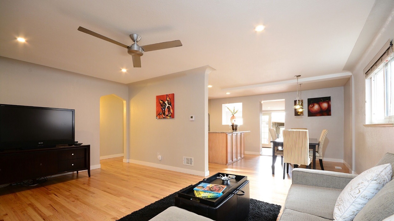 Photo of Livingroom in Sloan Lake
