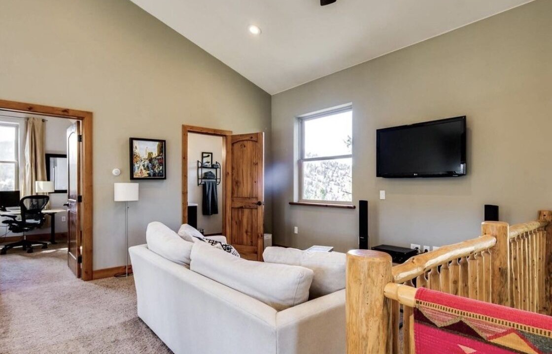 Photo of Livingroom in Idaho Springs