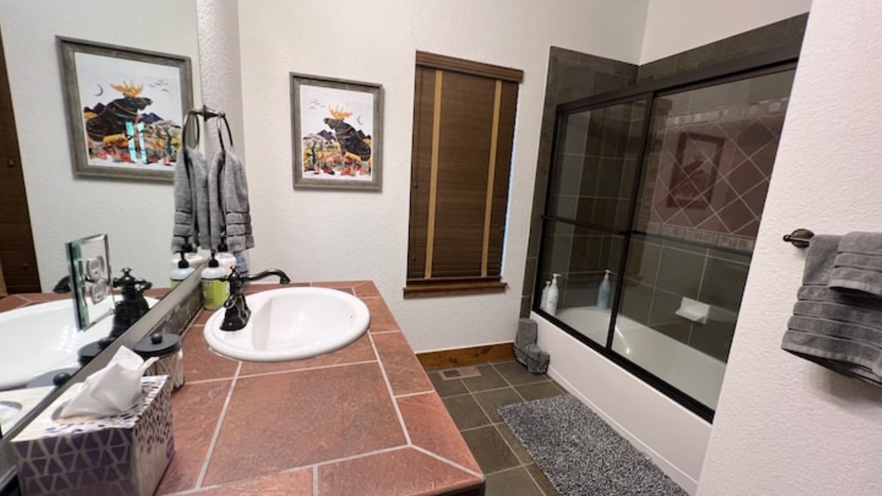 Photo of Bathroom in Rendezvous
