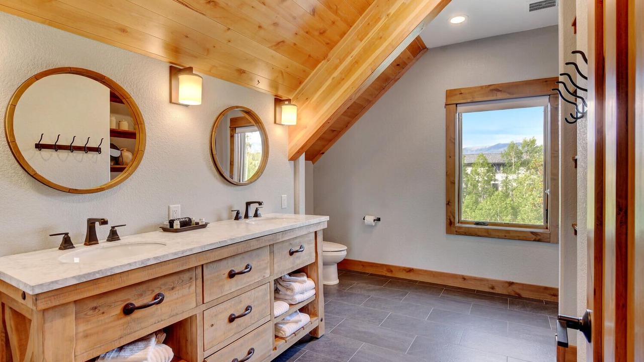 Photo of Bathroom in Fraser