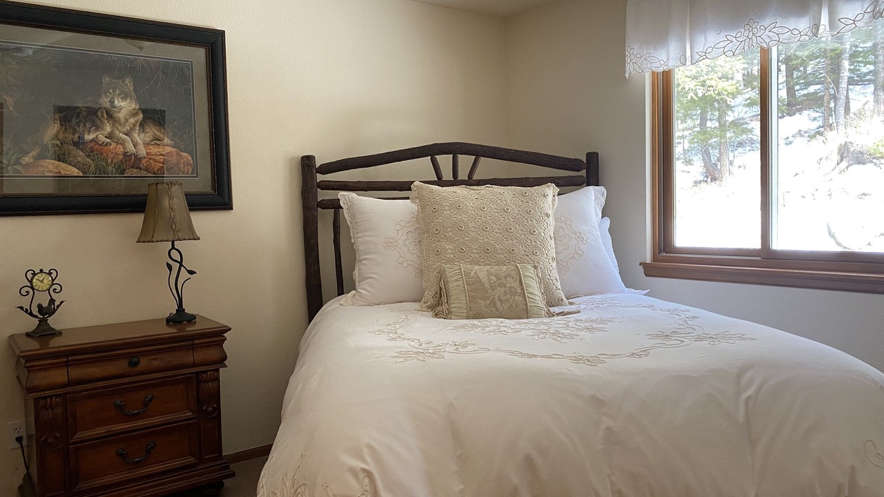 Photo of Bedroom in Evergreen
