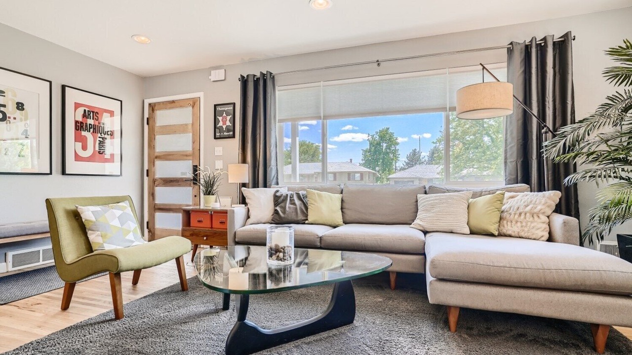 Photo of Livingroom in Virginia Village