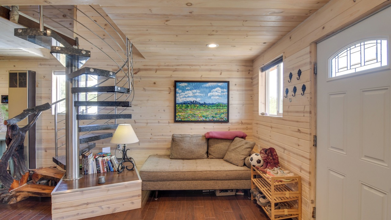 Photo of Livingroom in Stagetop
