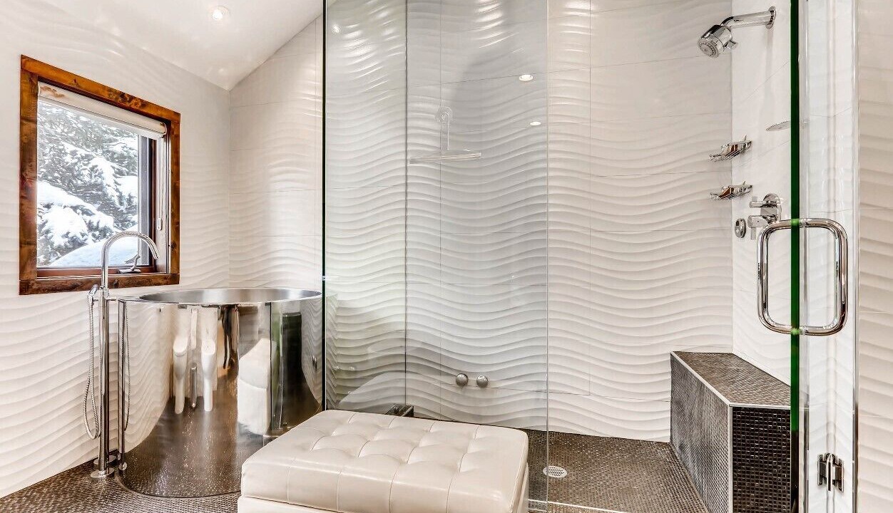 Photo of Bathroom in Highland Meadows