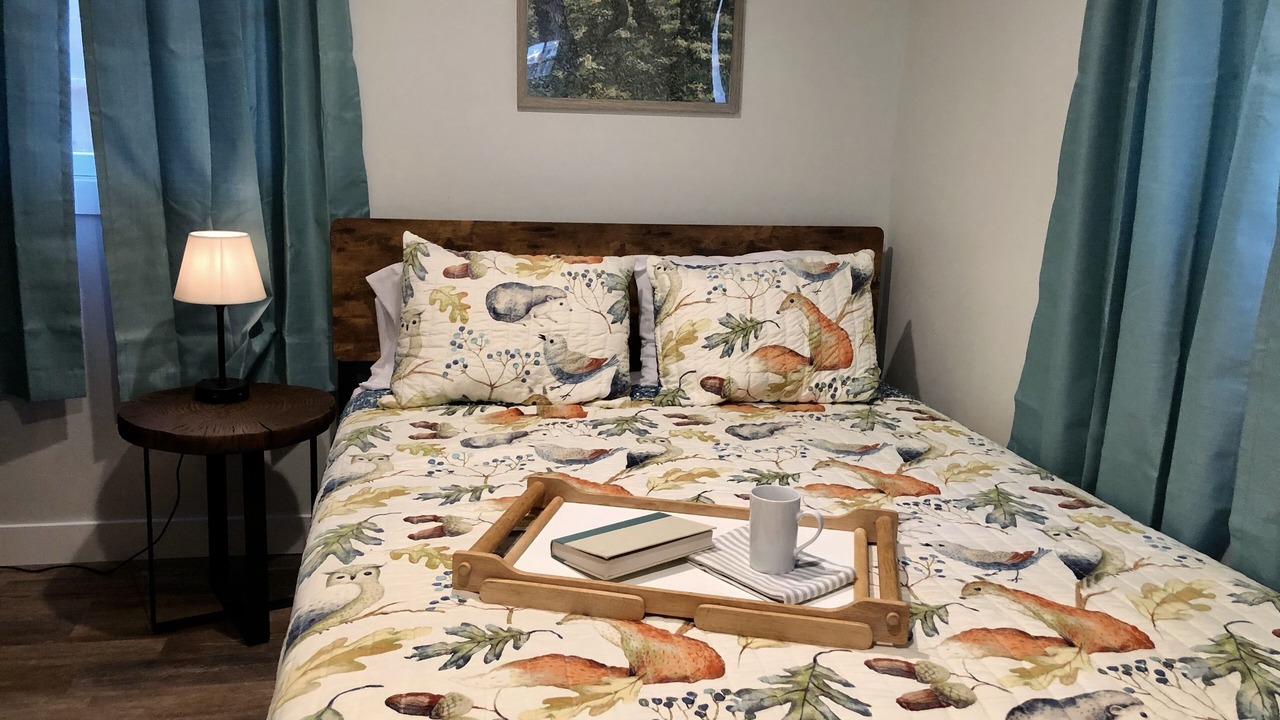 Photo of Bedroom in Cheyenne Canyon
