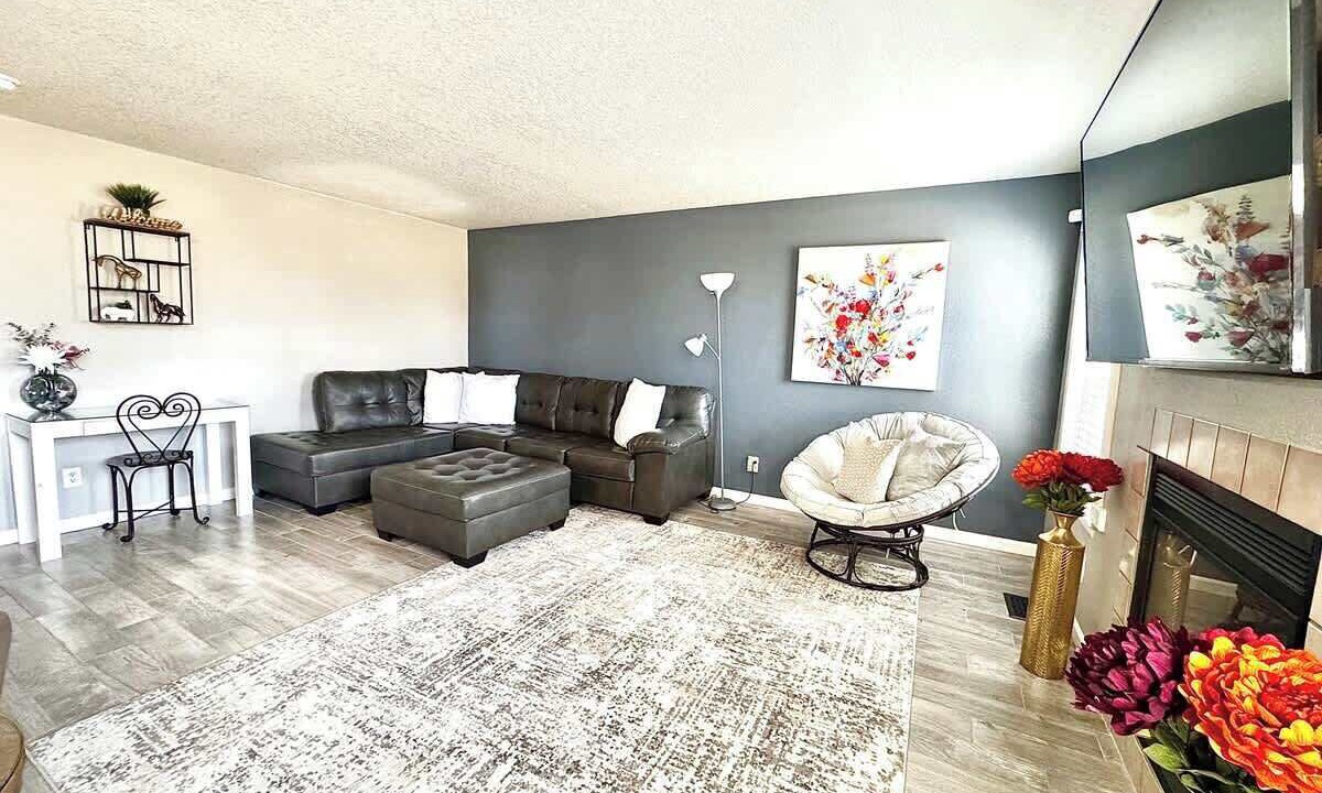 Photo of Livingroom in Northglenn
