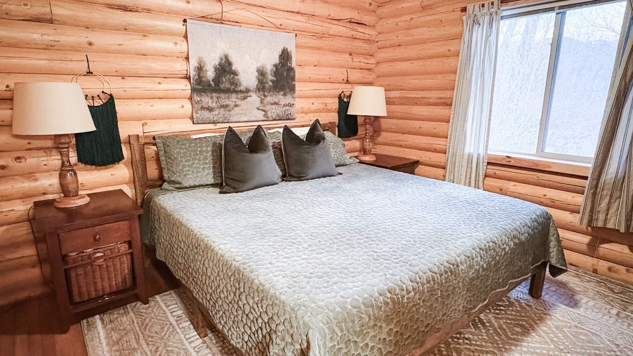 Photo of Bedroom in South Fork