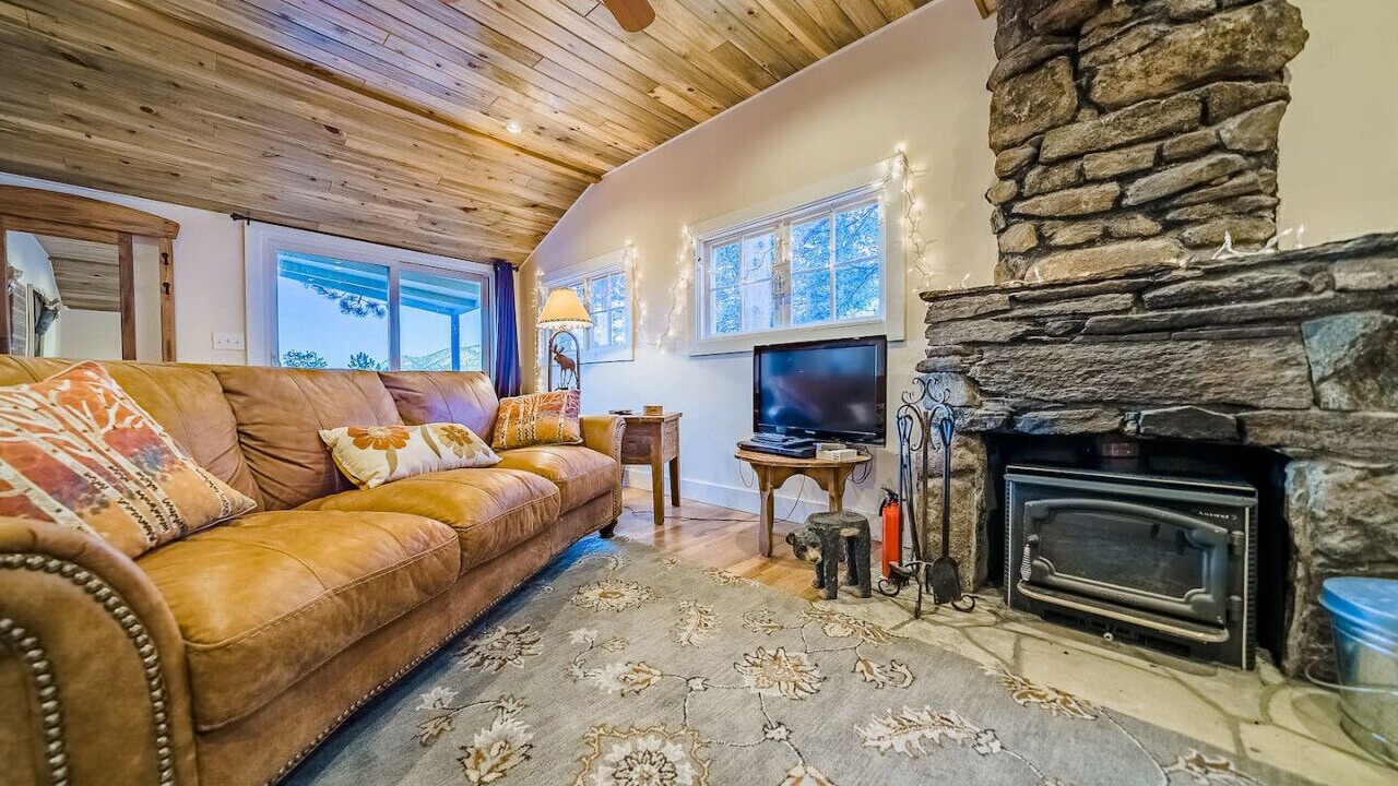 Photo of Livingroom in Estes Park