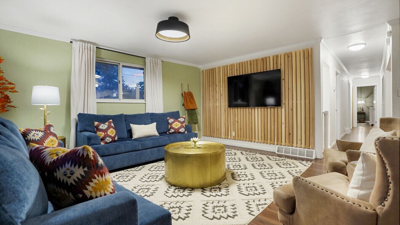 Photo of Livingroom in Berkley