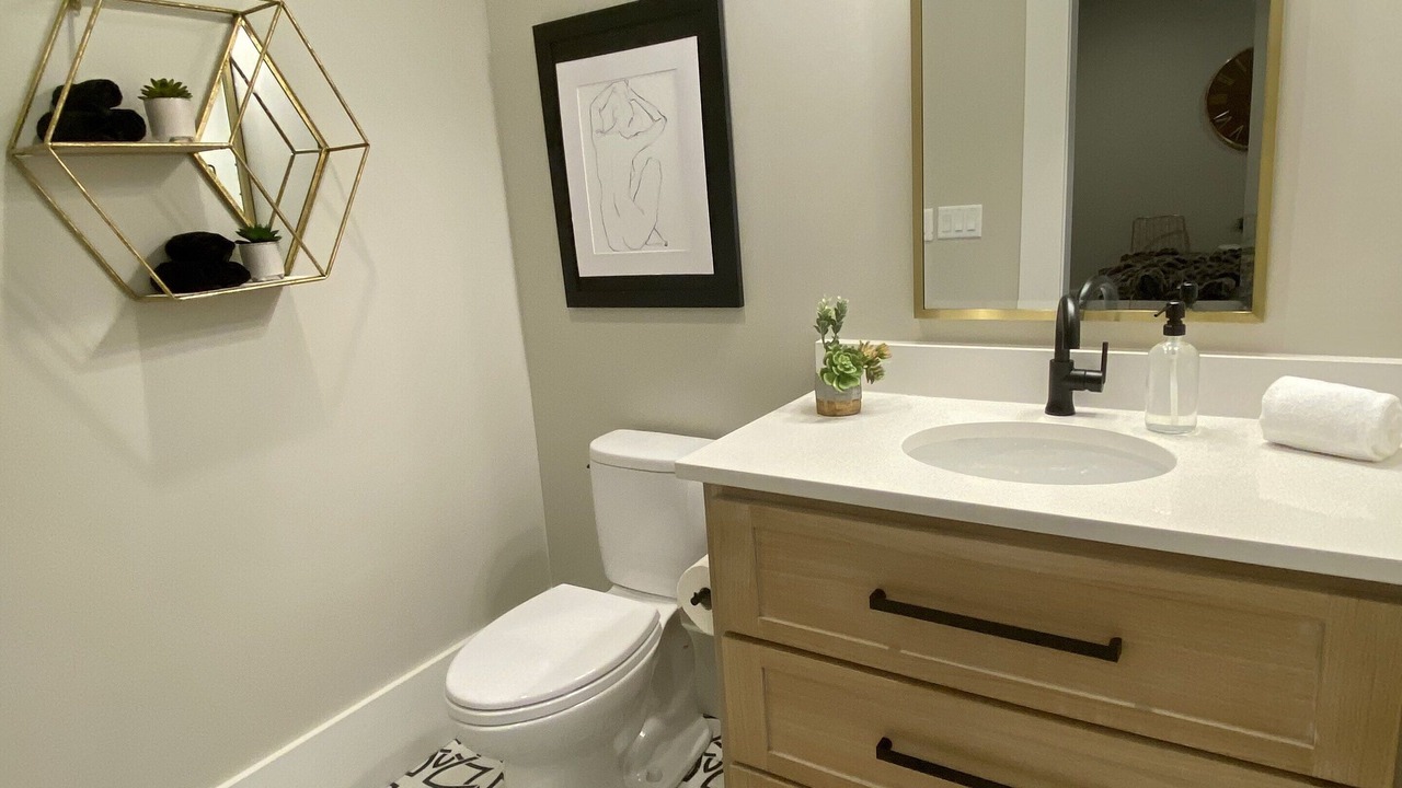 Photo of Bathroom in Larkspur