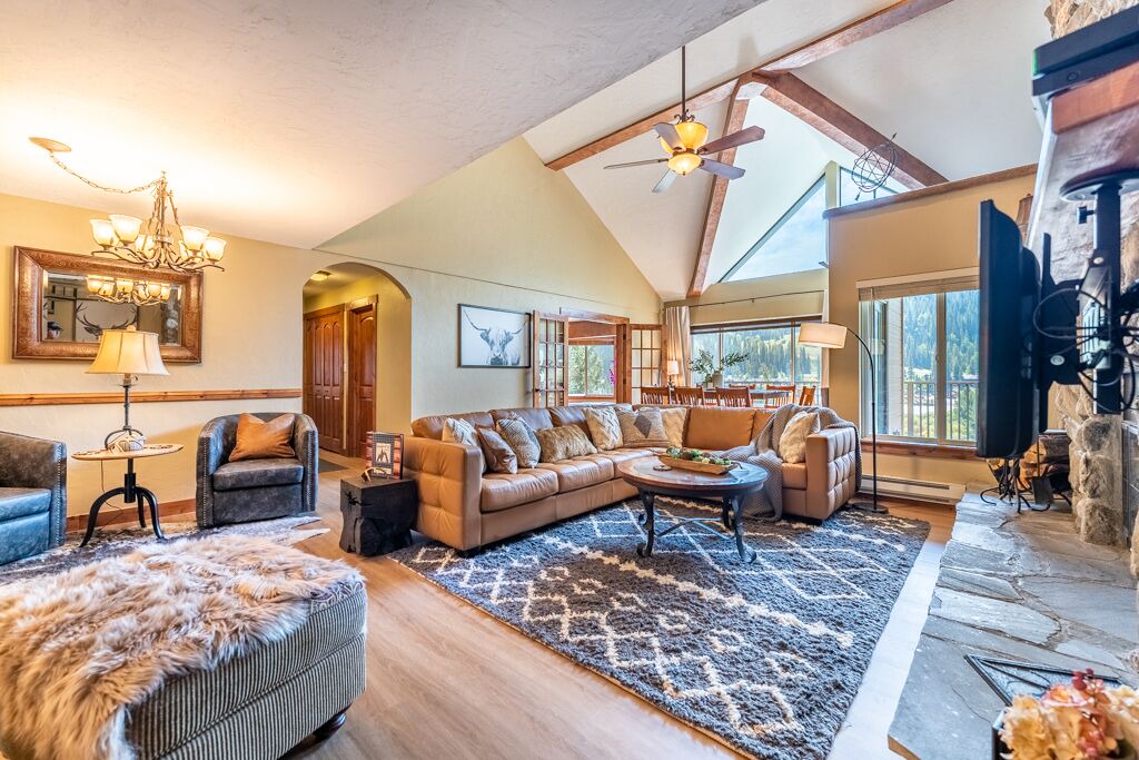Photo of Livingroom in Mountain House
