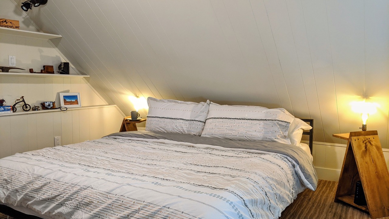 Photo of Bedroom in Idaho Springs
