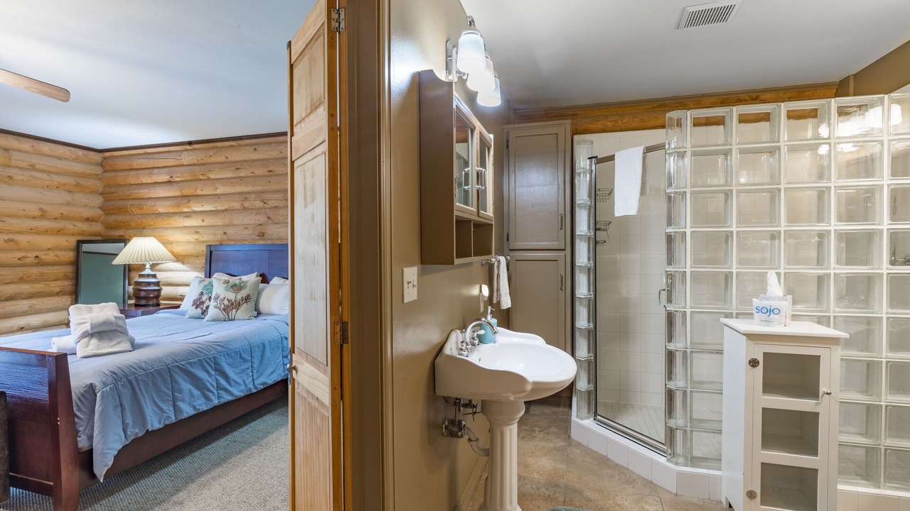 Photo of Bathroom in Pleasant Valley