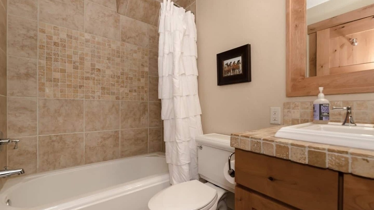 Photo of Bathroom in Grand Park