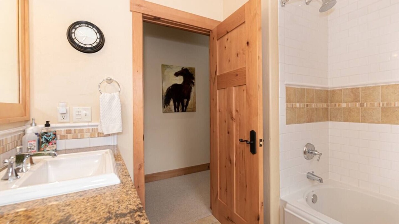 Photo of Bathroom in Grand Park