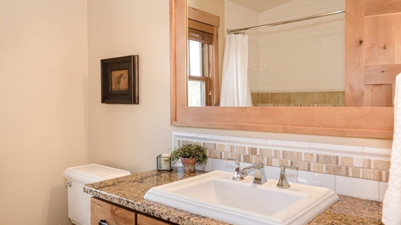 Photo of Bathroom in Grand Park