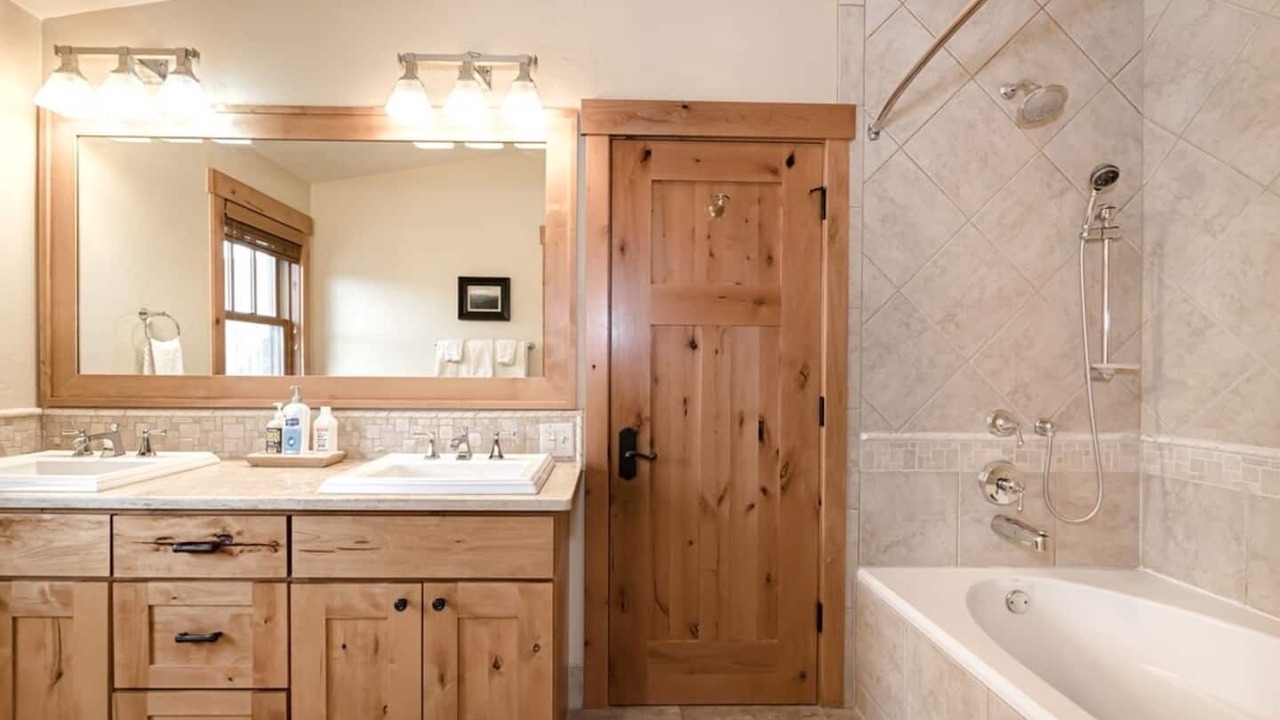 Photo of Bathroom in Grand Park