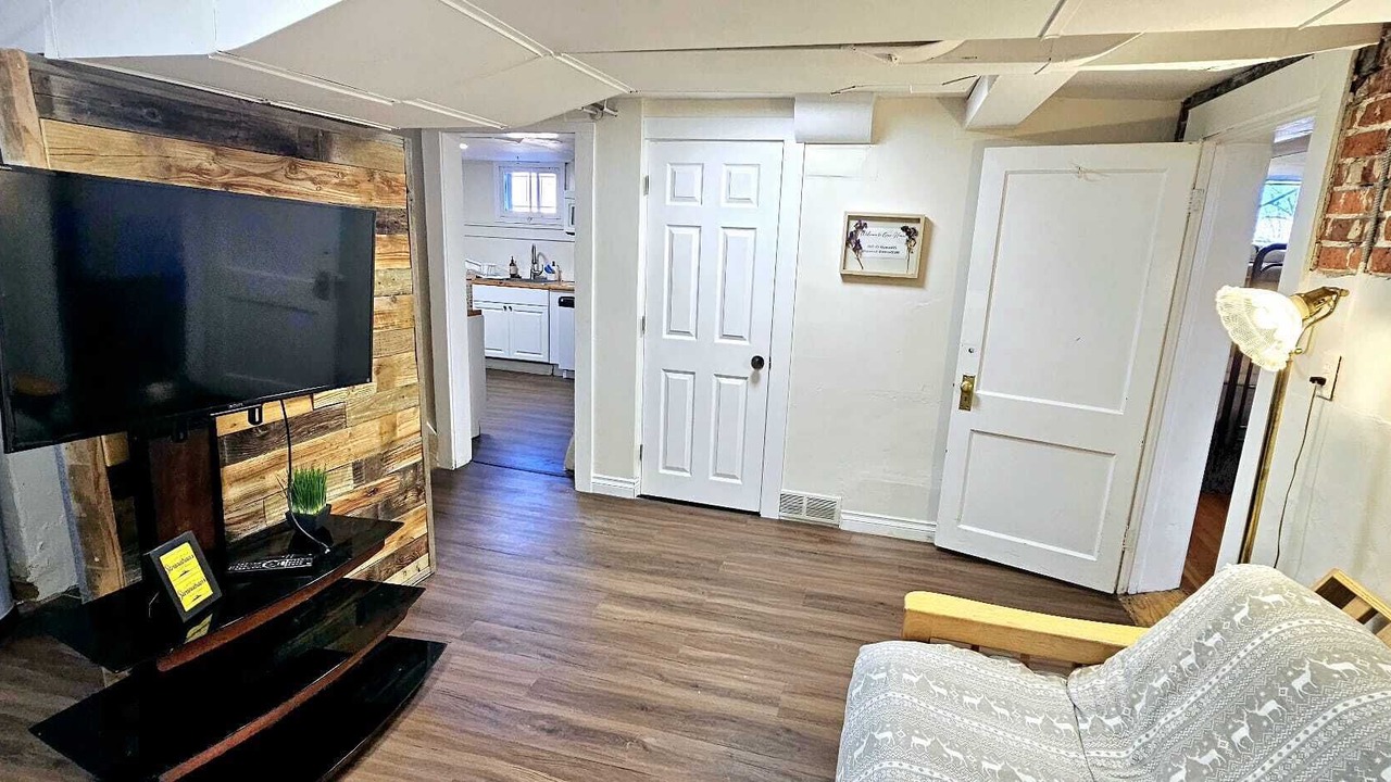 Photo of Livingroom in Athmar Park