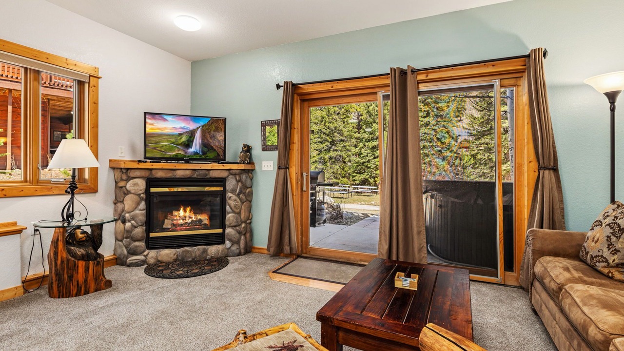 Photo of Livingroom in Fall River Estates