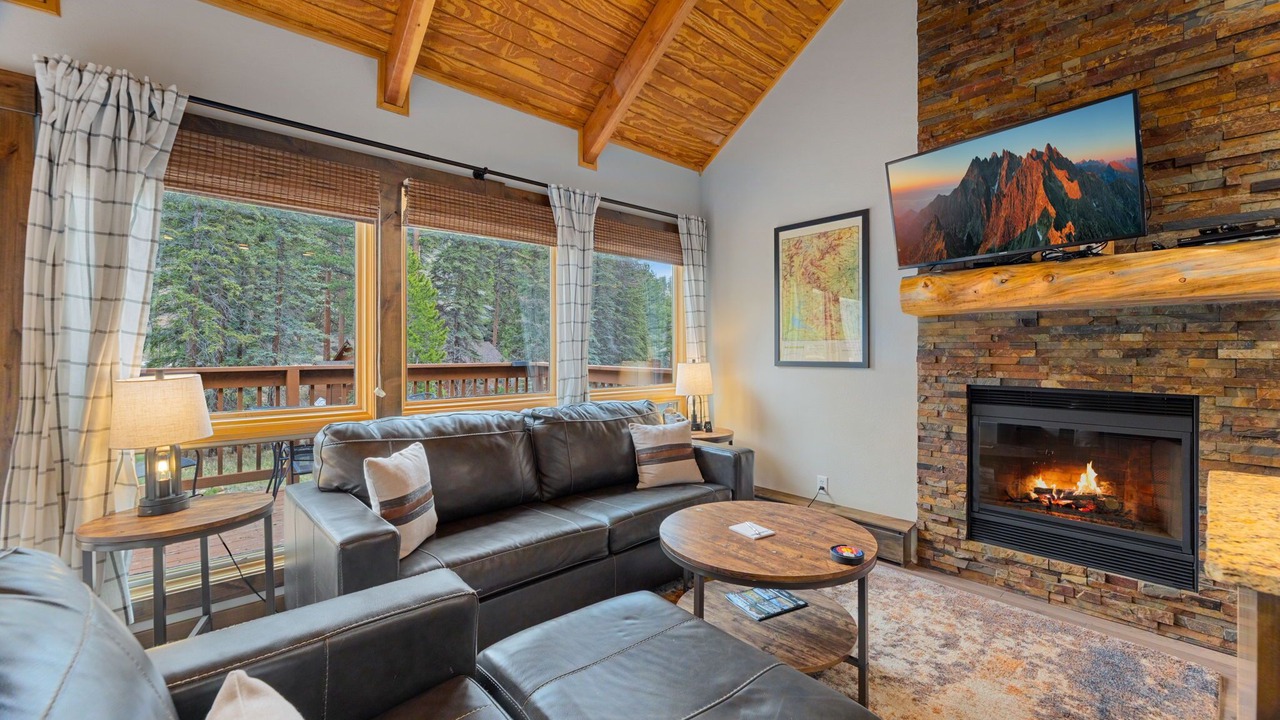 Photo of Livingroom in Fall River Estates