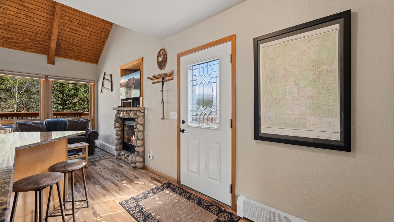 Photo of Livingroom in Fall River Estates
