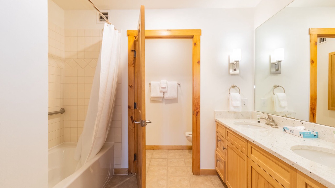 Photo of Bathroom in River Run