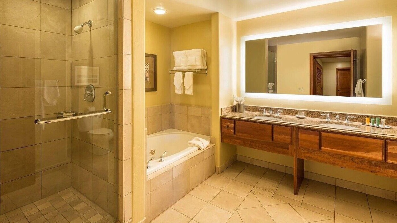Photo of Bathroom in Peak 9
