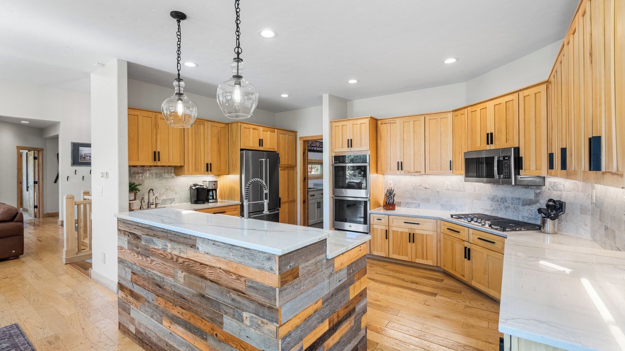 Photo of Kitchen in Elk Crossing