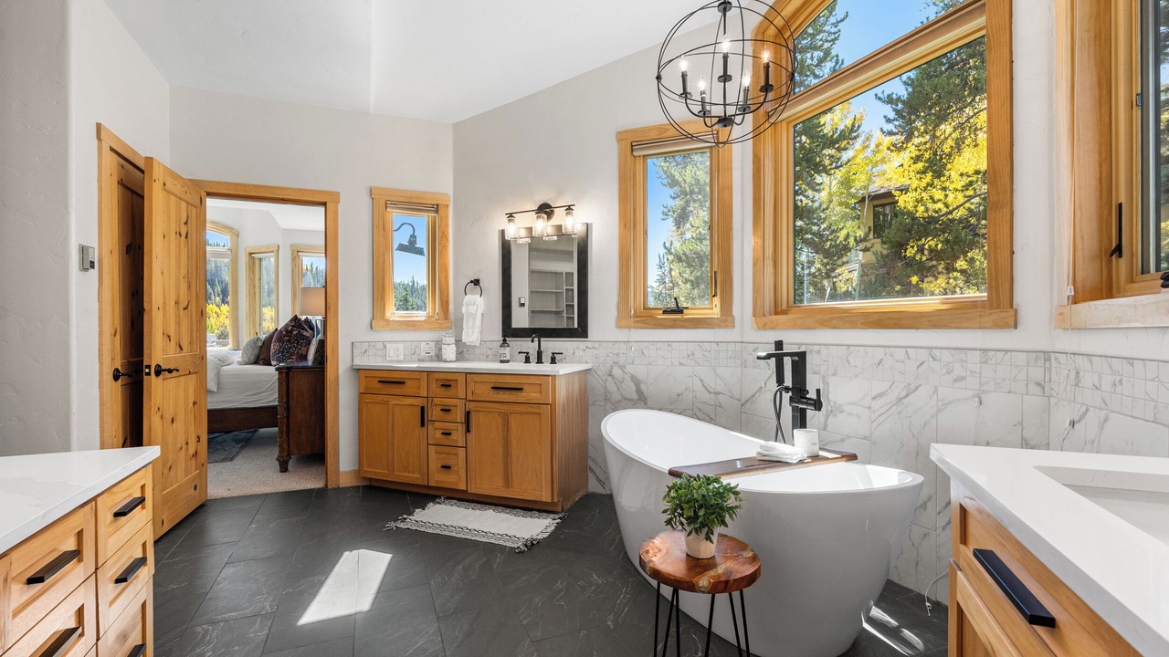 Photo of Bathroom in Elk Crossing