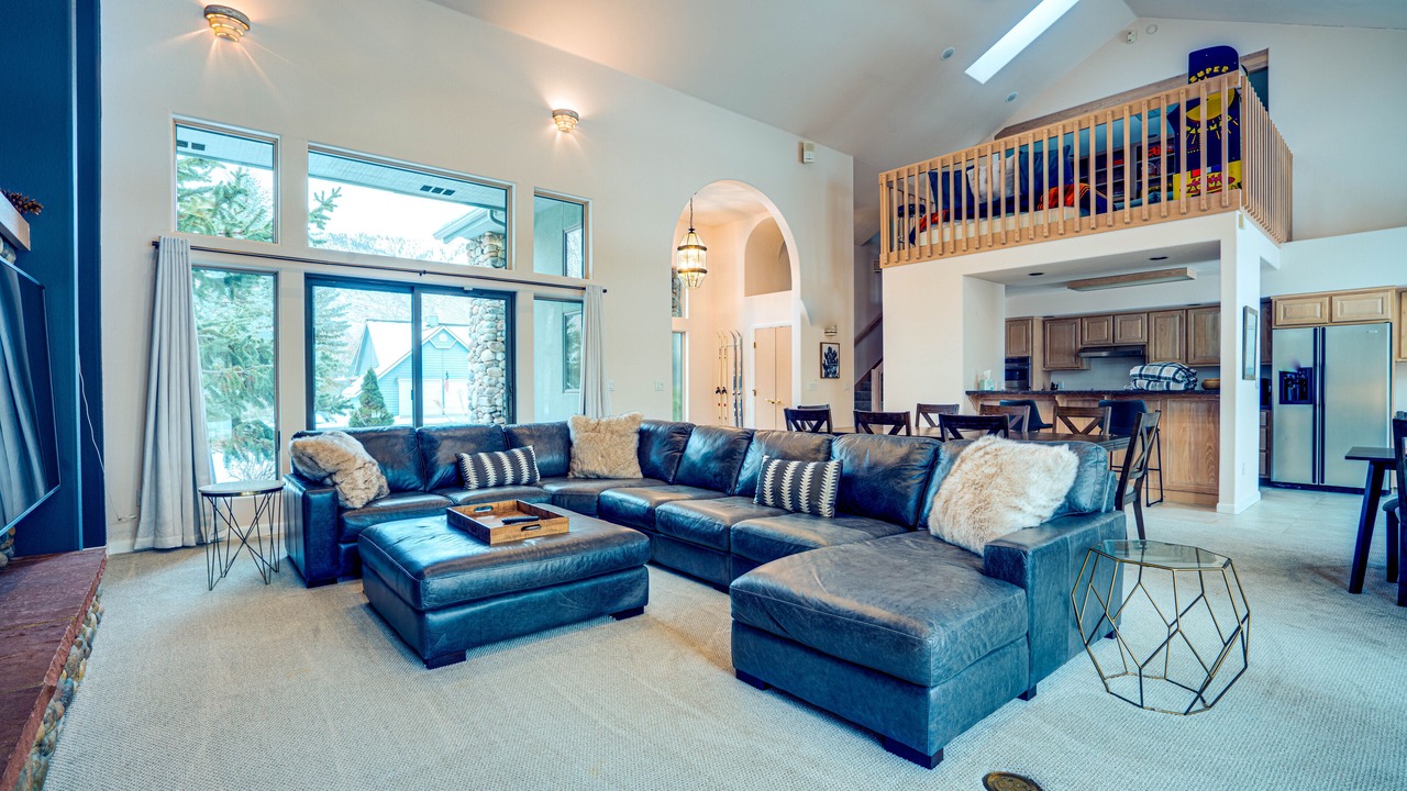 Photo of Livingroom in Dalton Ranch