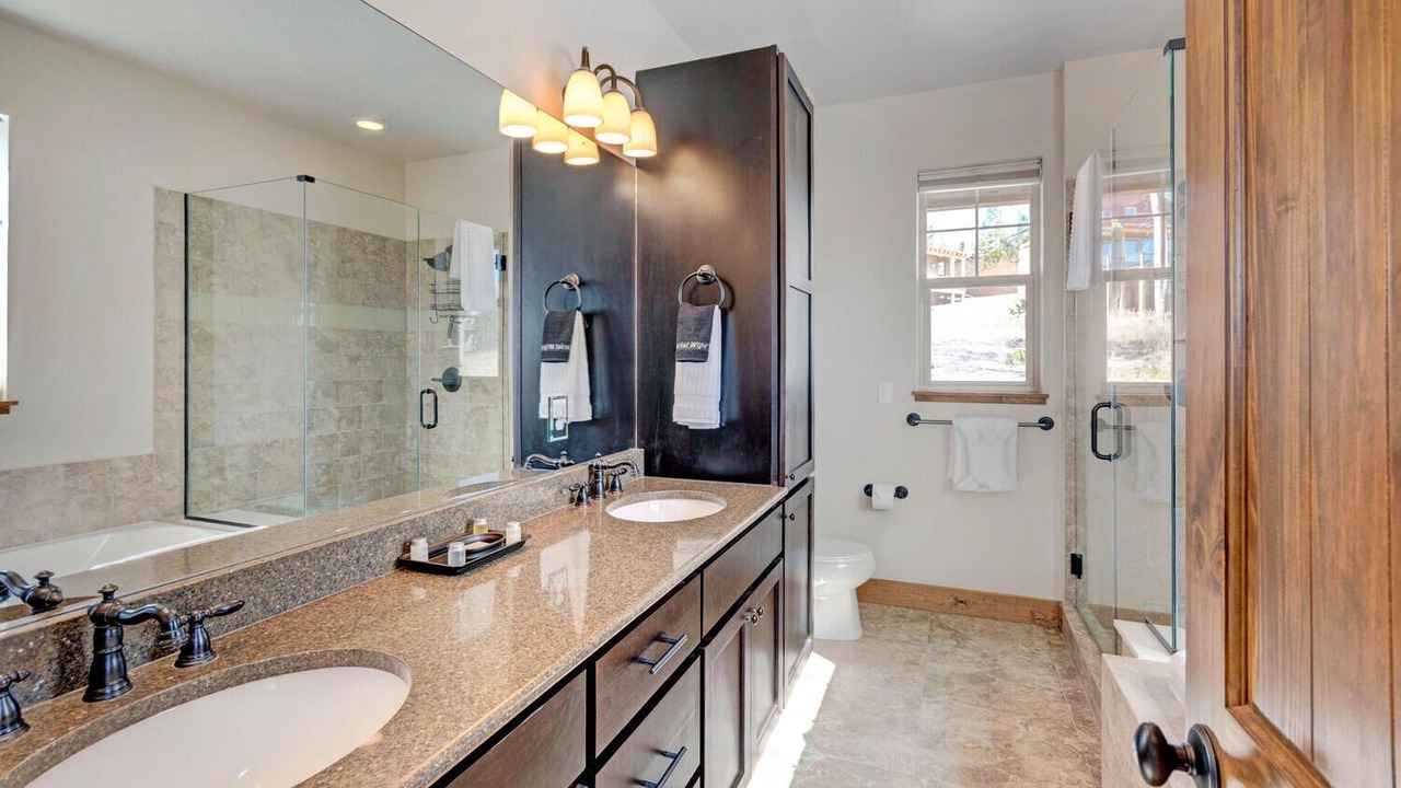 Photo of Bathroom in Rendezvous