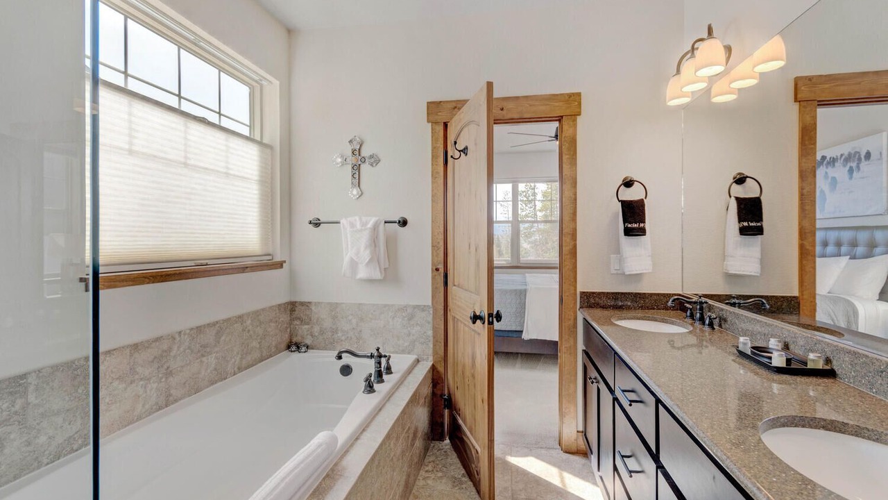 Photo of Bathroom in Rendezvous