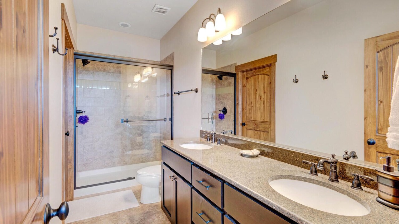 Photo of Bathroom in Rendezvous
