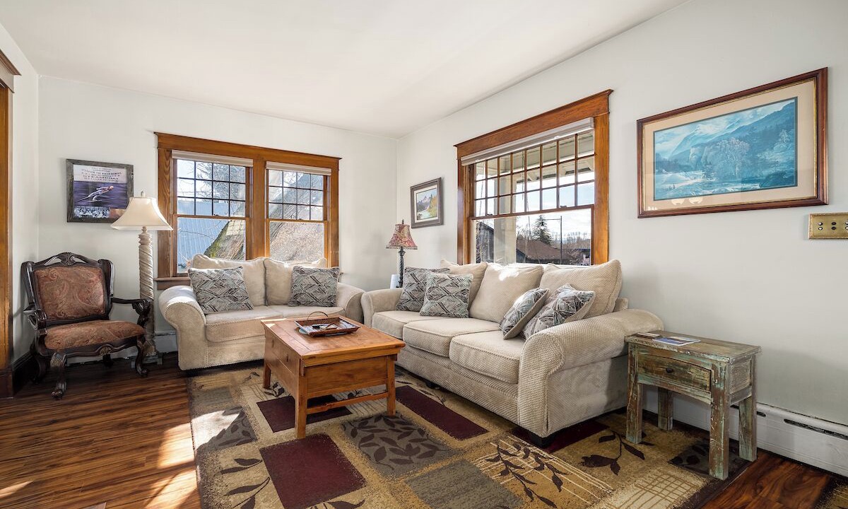 Photo of Livingroom in Old Town