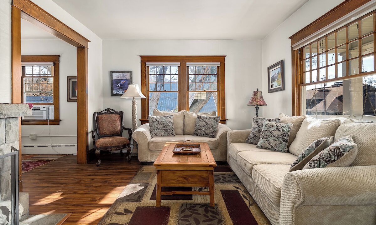 Photo of Livingroom in Old Town