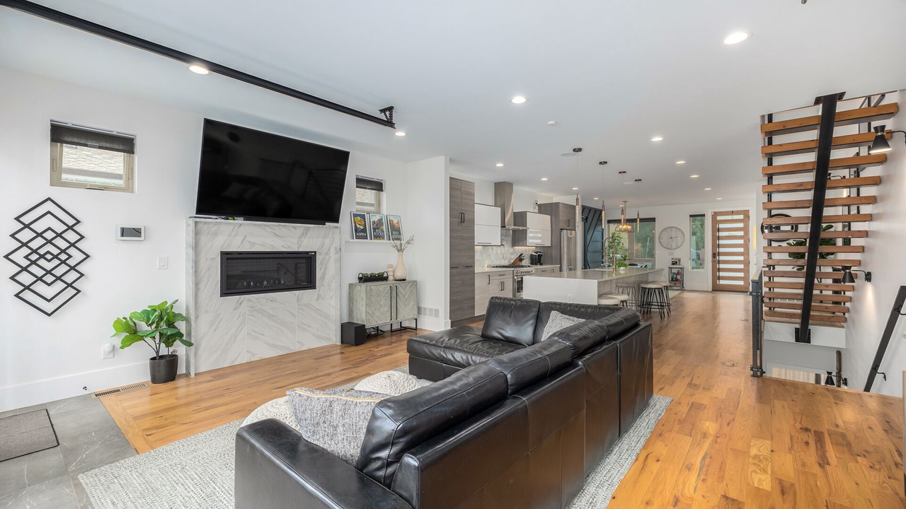Photo of Livingroom in Overland