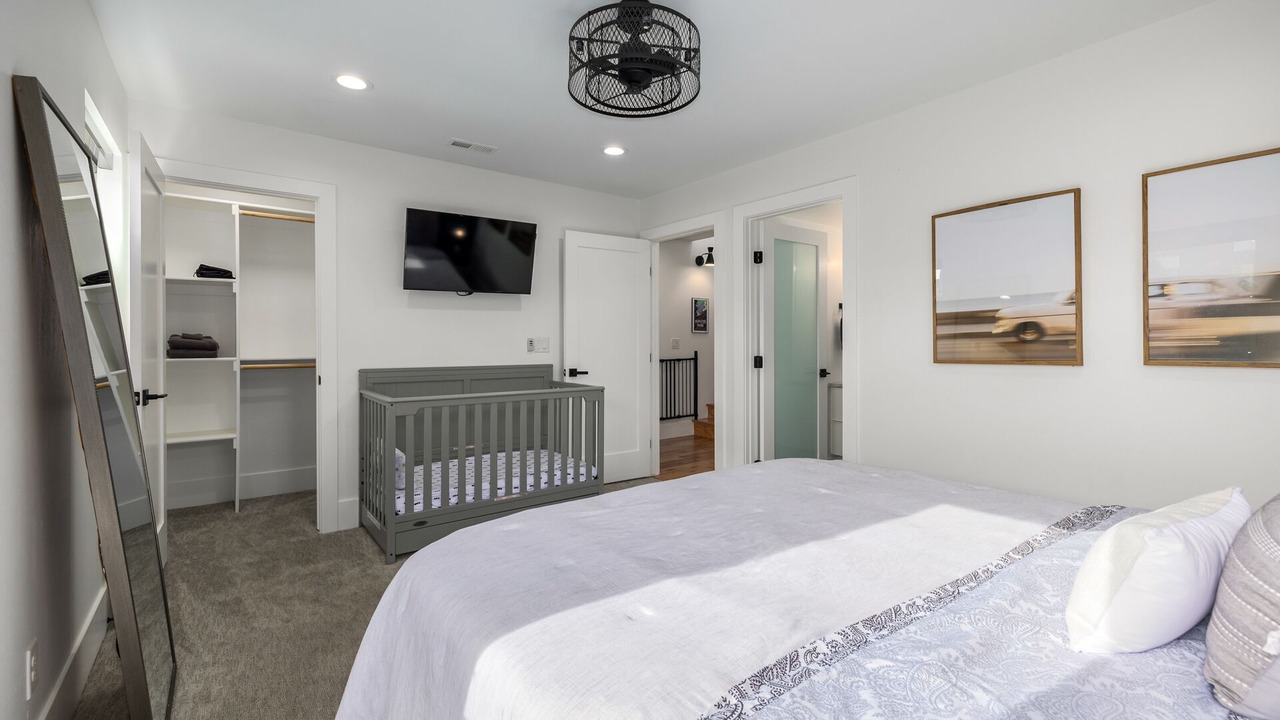 Photo of Bedroom in Overland