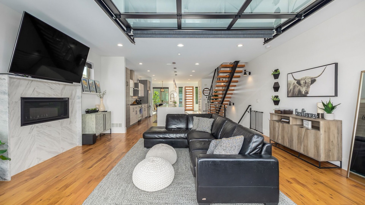 Photo of Livingroom in Overland